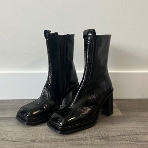 Black heeled boots